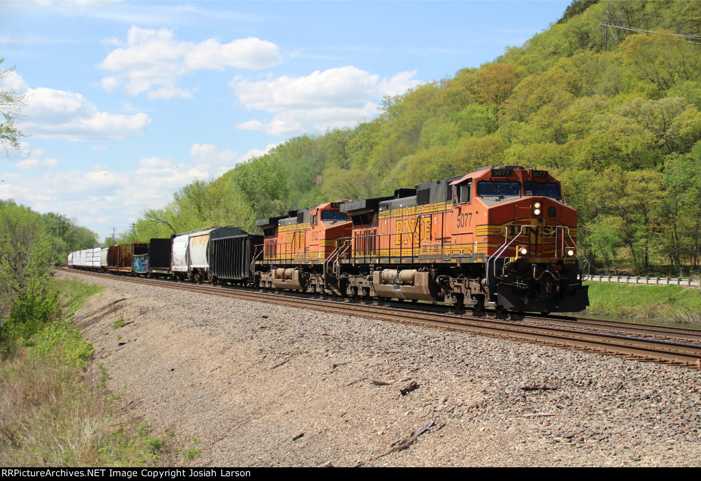 BNSF 5077 East